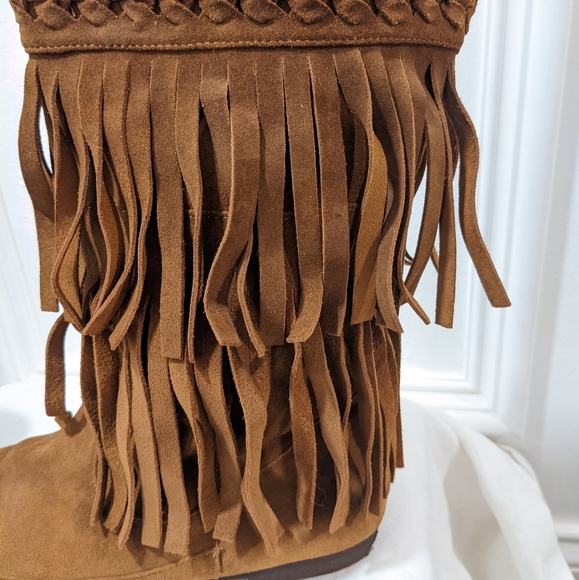 Suede calf boots moccasin style by Steve Madden. - Picture 3 of 16